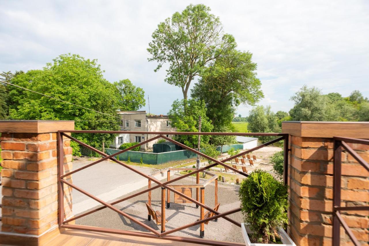 Rhombus Hotel Луцк Экстерьер фото