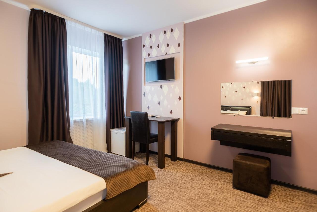 Rhombus Hotel Луцк Экстерьер фото