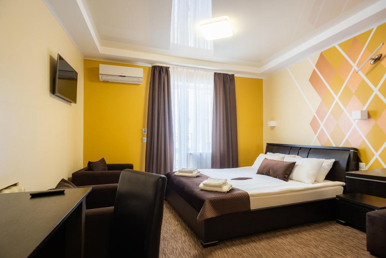 Rhombus Hotel Луцк Экстерьер фото