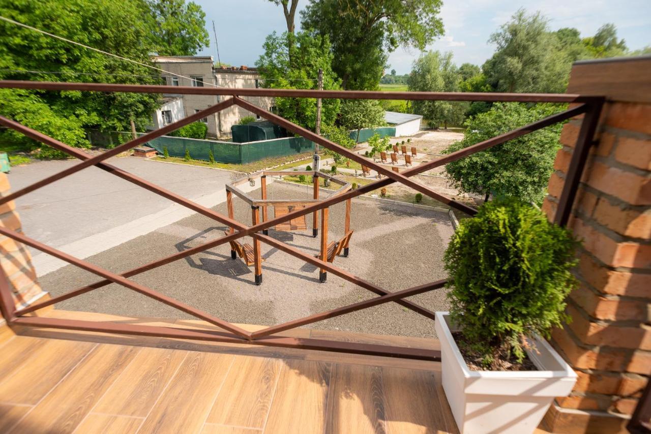 Rhombus Hotel Луцк Экстерьер фото