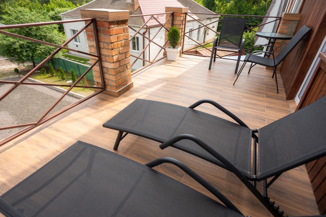 Rhombus Hotel Луцк Экстерьер фото