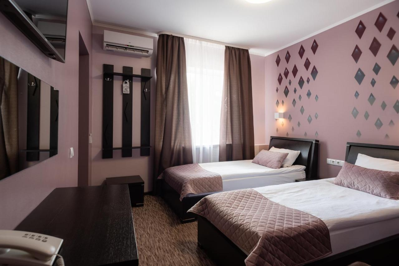 Rhombus Hotel Луцк Экстерьер фото
