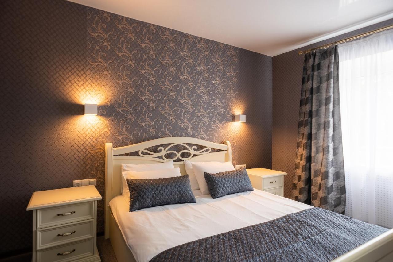 Rhombus Hotel Луцк Экстерьер фото